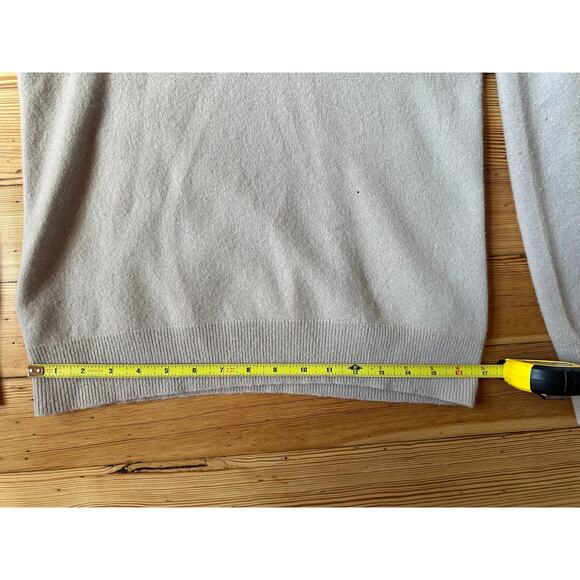 Tory Burch 100% Merino Wool V-Neck Sequin Rhinestone Beige Long Sleeve Sweater - Picture 7 of 11